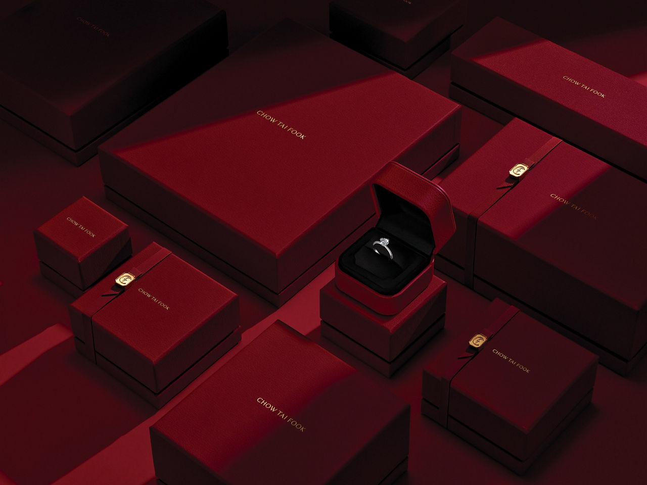 Explore a curated selection of wedding jewellery, including couple necklaces, dragon and phoenix bracelets, and customized pieces. Learn how to convey blessings for a friend's wedding, making your sentiments even more precious.