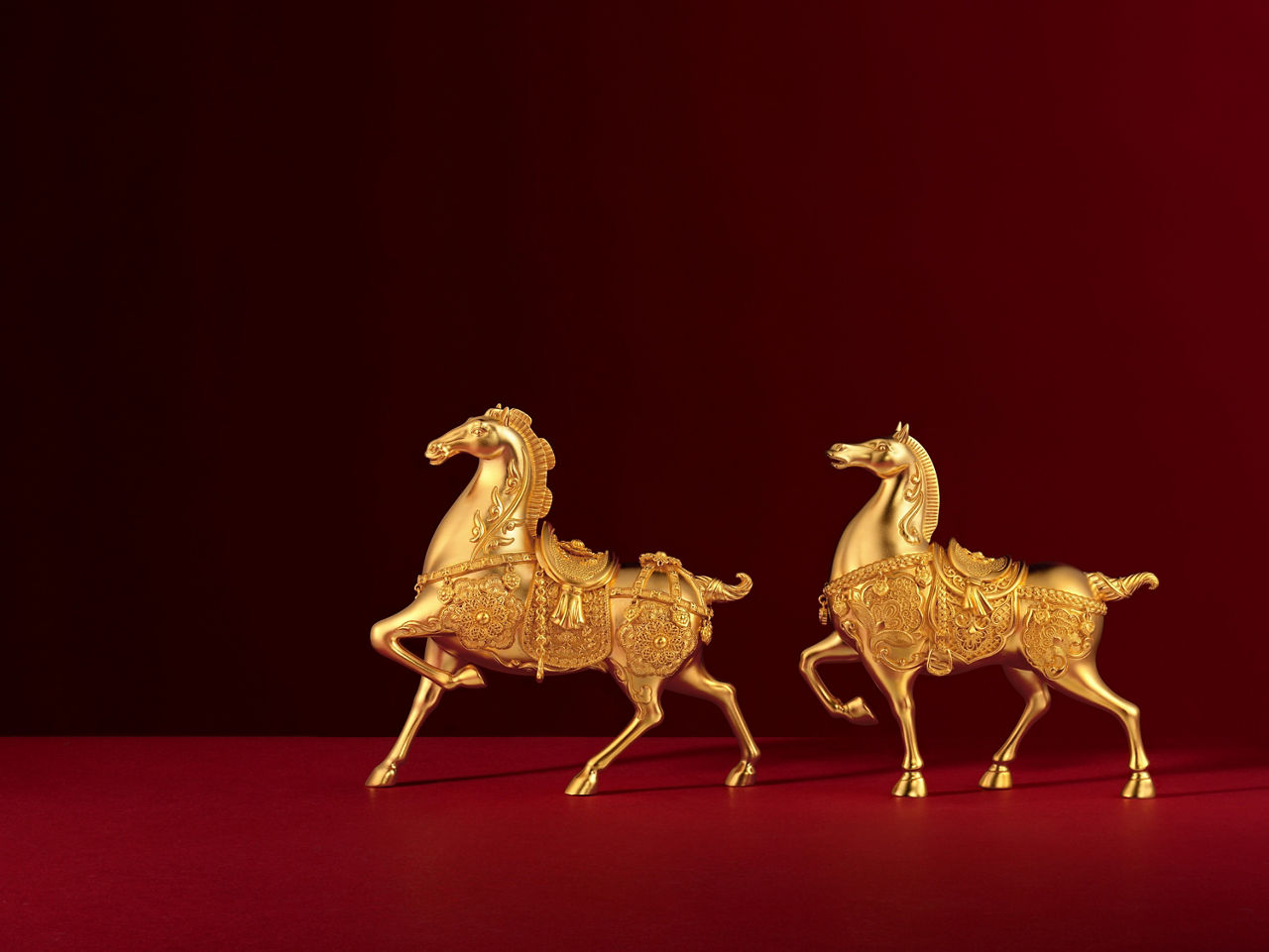 Explore the 2026 Year of the Horse gold jewellery collection: Chow Tai Fook's Zodiac gold pieces blend traditional culture with pure gold craftsmanship, adding charm and good fortune. Perfect for gifting or personal use. Discover wearing tips and embrace extraordinary New Year luck!