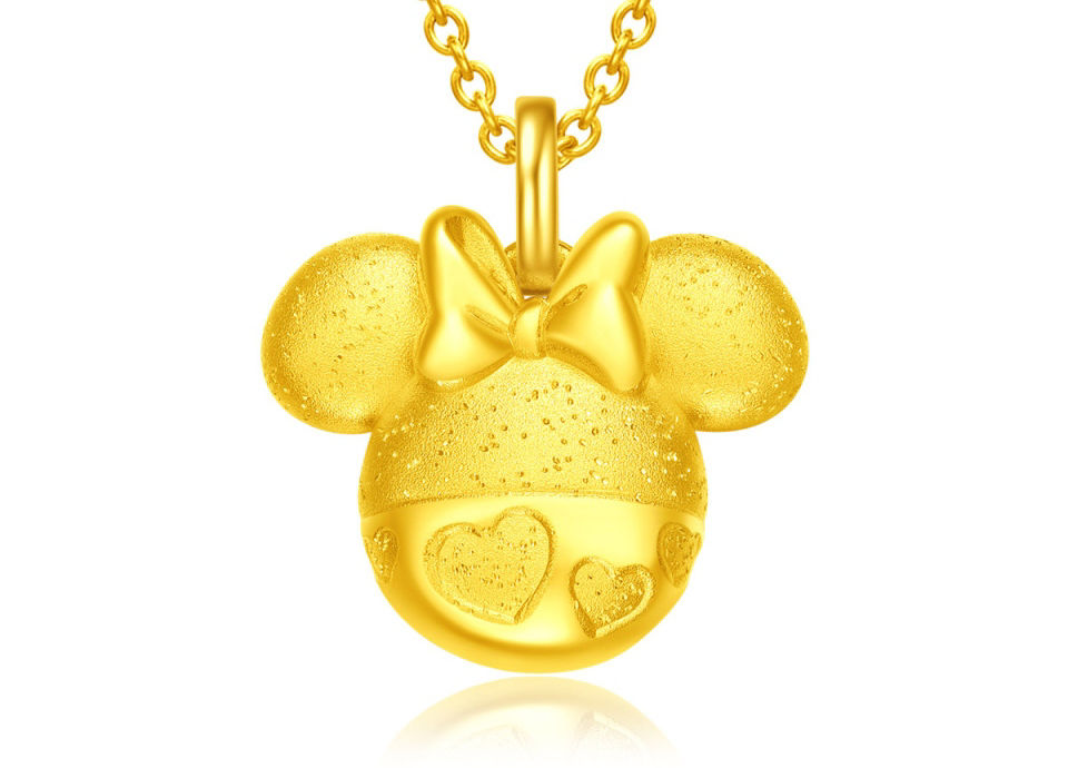 Minnie Mouse Gold Charm, ingeniously blending heart-shaped relief with the classic bow, showcasing a sweet and charming vibe.