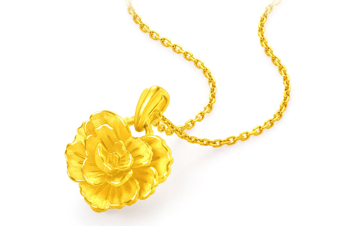 錦繡花開 999.9 足金康乃馨頸鍊，立體細緻的花瓣工藝，象徵對母愛永恆的感恩之情。