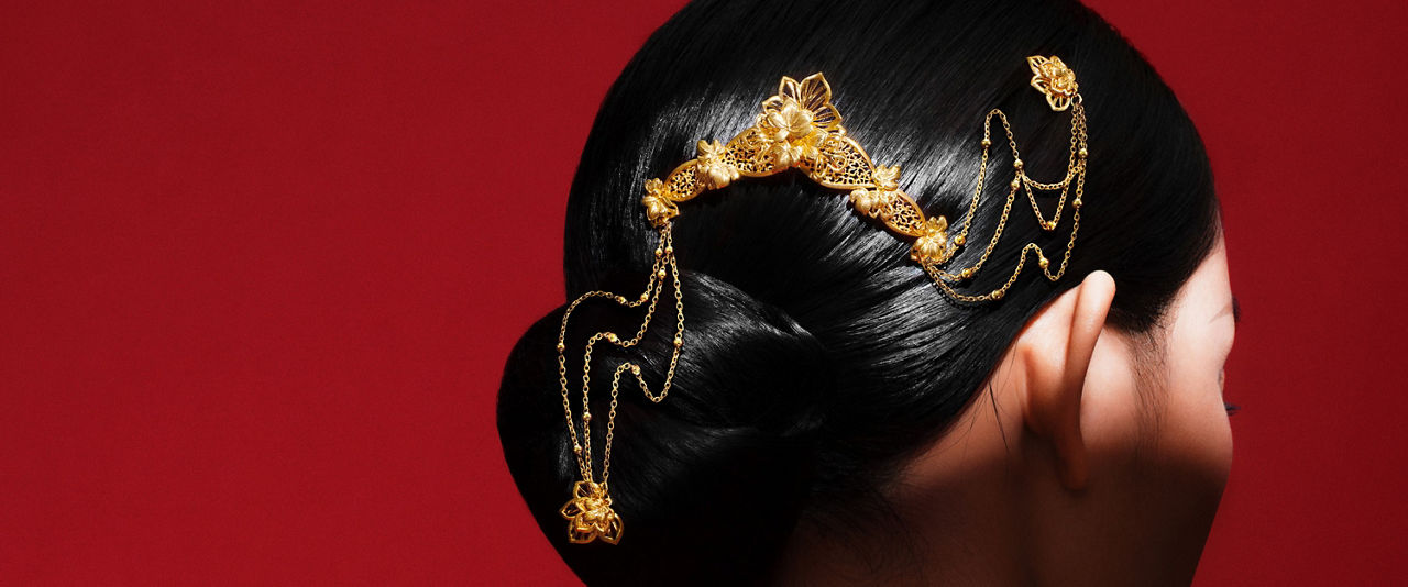 In a traditional Chinese wedding, each piece of wedding gold jewelry carries a meaningful story, witnessing the couple stepping into a new chapter of life.