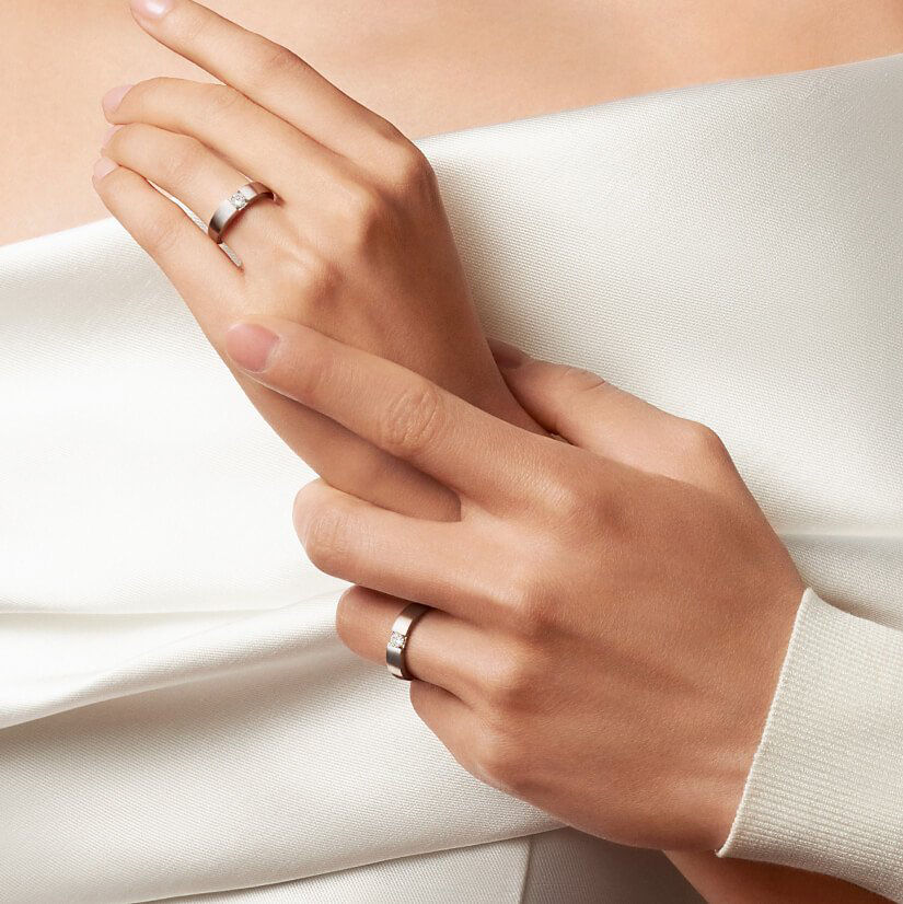 Custom jewellery engraved with special dates, adding a personal touch to anniversaries.