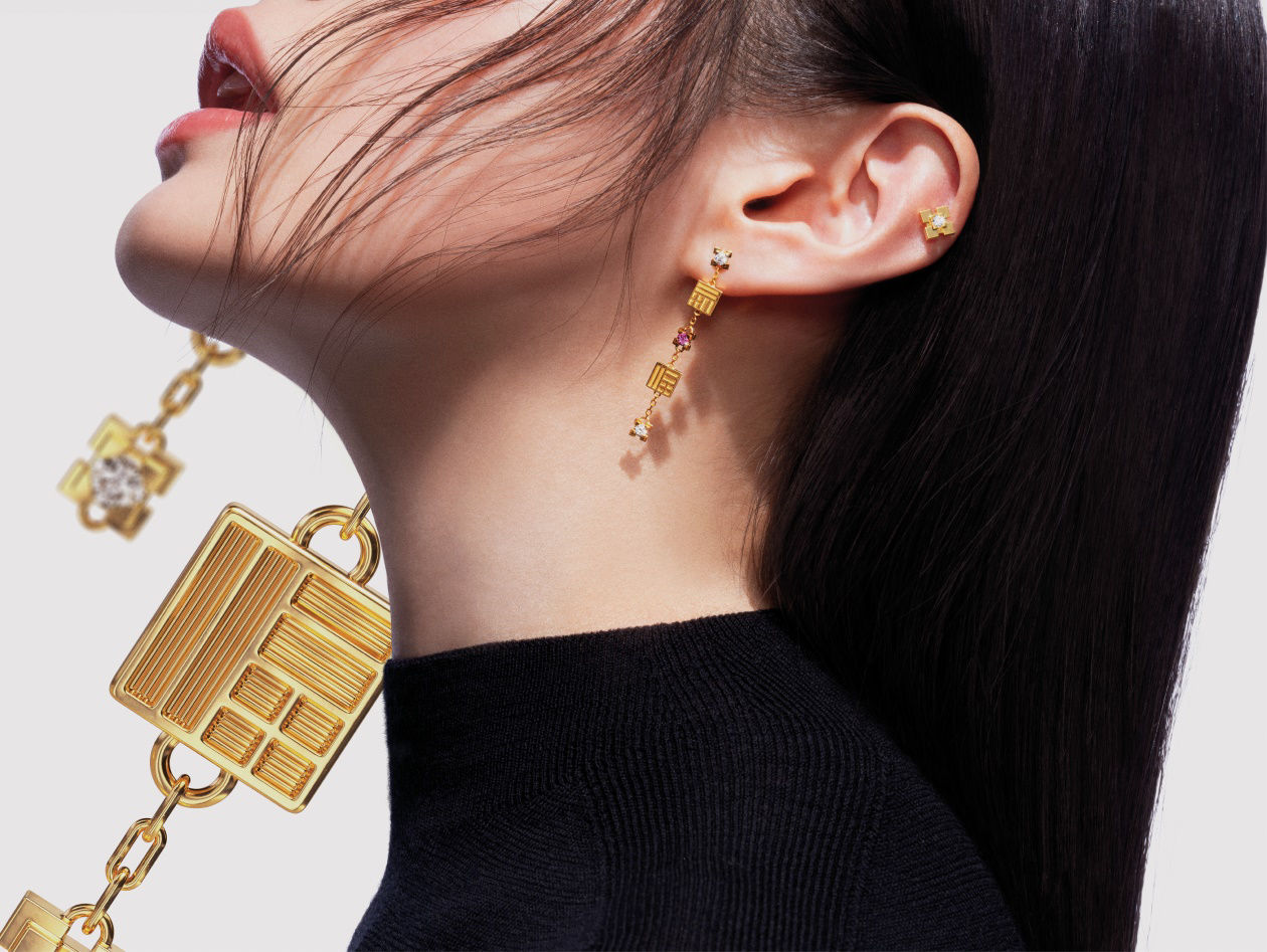 Discover exquisite gold jewellery for every occasion, including pure gold rings, earrings, bracelets, and necklaces. Perfect for any occasion, showcasing elegance and luxury.